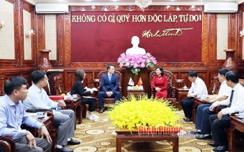 The leader of Binh Phuoc Province works with the Representative office of Jeollanam Province, South Korea