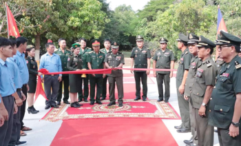 Binh Phuoc  Province Military Command inaugurate concrete route in Cambodia