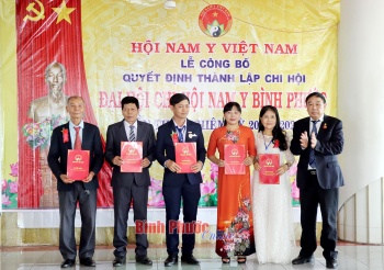 Công bố quyết định thành lập Chi hội Nam y Bình Phước