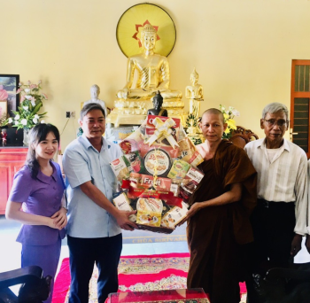 Lãnh đạo huyện Đồng Phú thăm, chúc Tết Chôl Chnăm Thmây