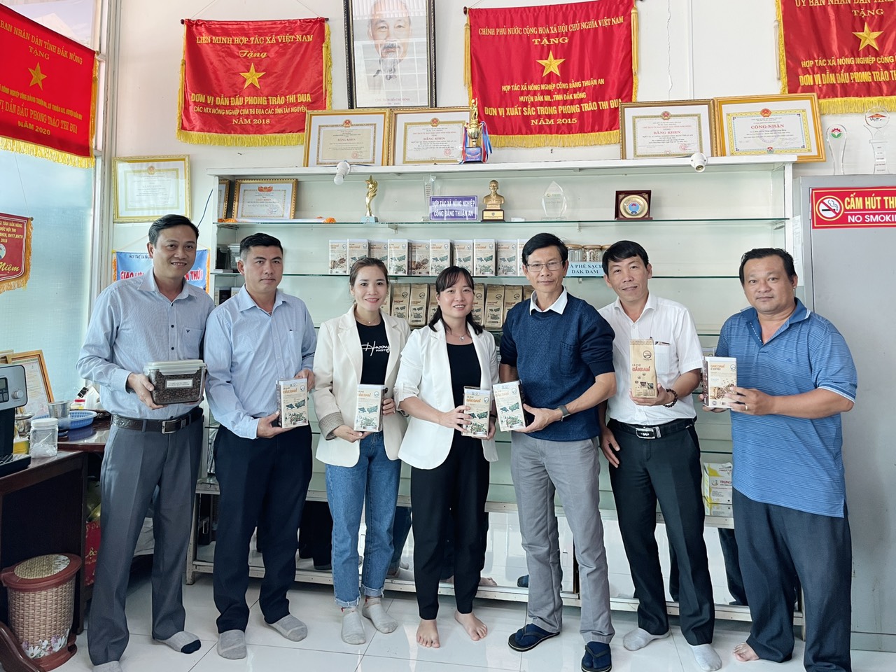 Liên minh HTX tỉnh Bình Phước thăm và làm việc tại Đăk Nông