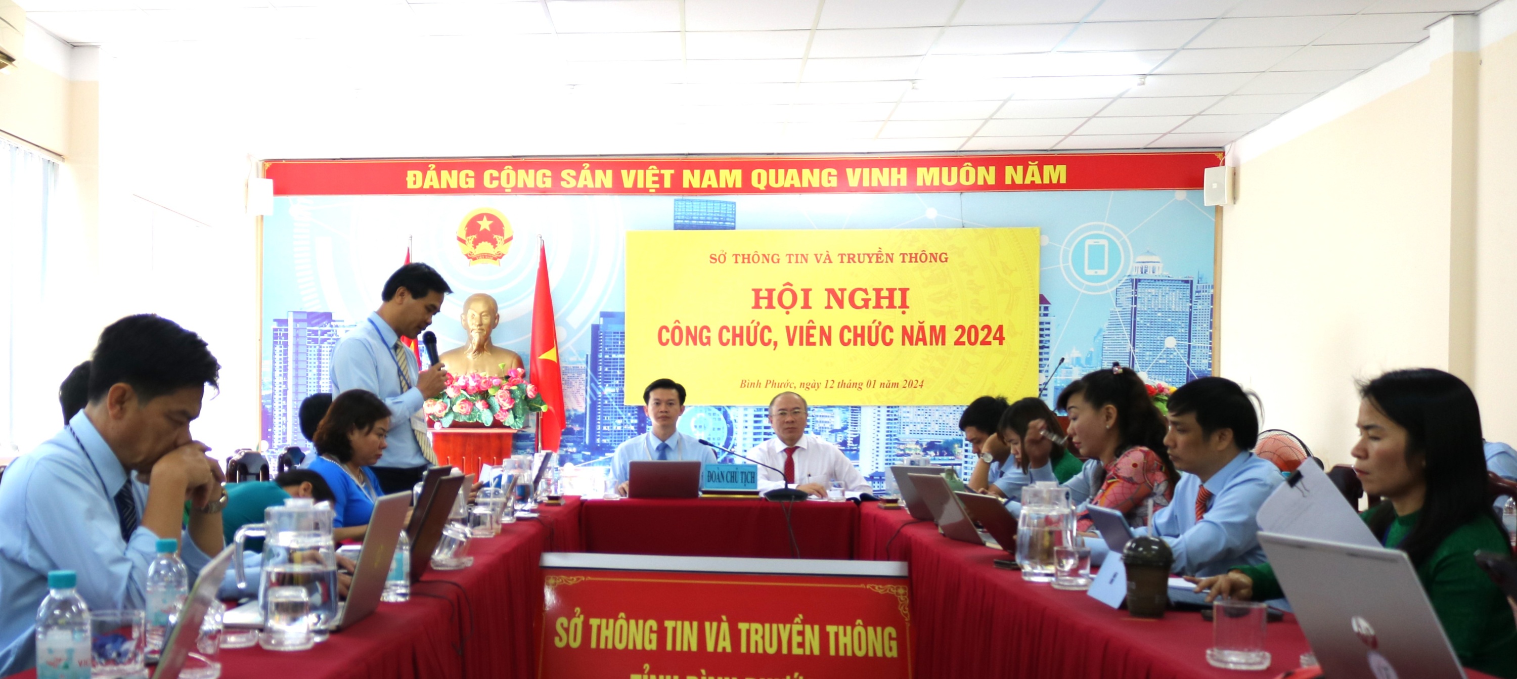 toan canh cong chức